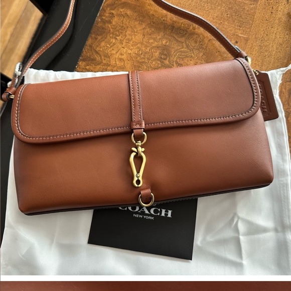 Coach Handbags - COACH HAMPTONS 1941 SADDLE